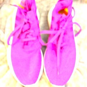 EUC Adidas tennis shoes